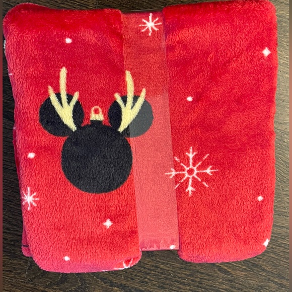 NWT Disney kids travel blanket, never opened - Picture 3 of 4